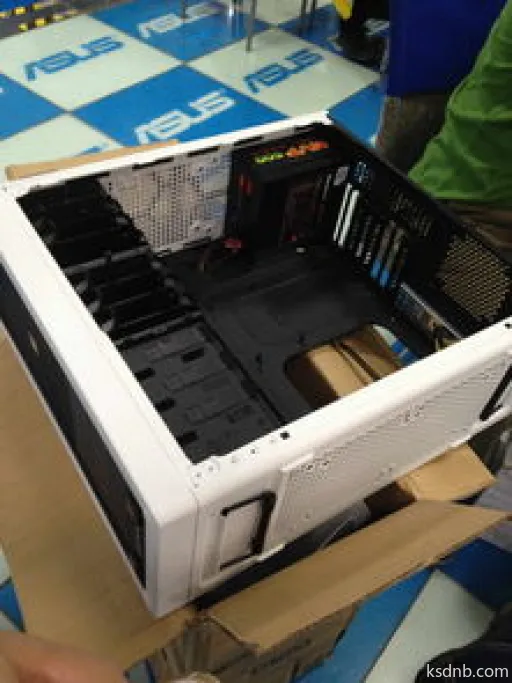 刘强东创业柜台回归:复古刻录机、光盘CD,箱式电脑重现江湖 刘强东创业柜台回归:复古刻录机、光盘CD,箱式电脑重现江湖